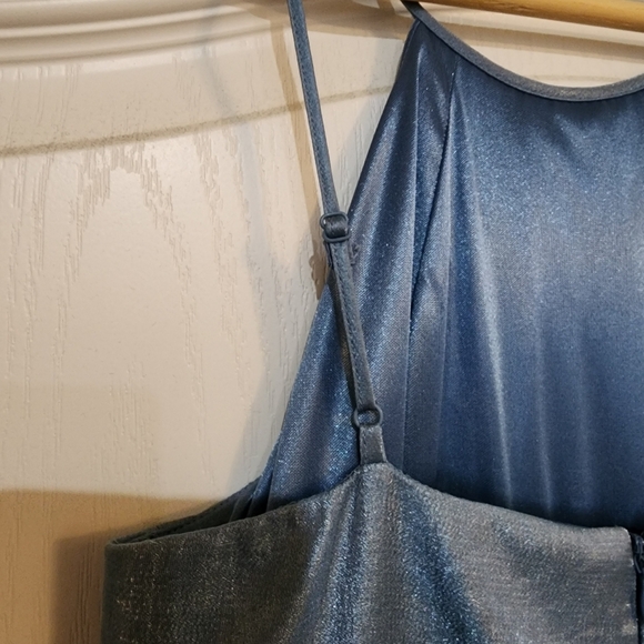 Adrianna Papell Elegant Blue Tiered Formal Dress Size 4 - Picture 5 of 12